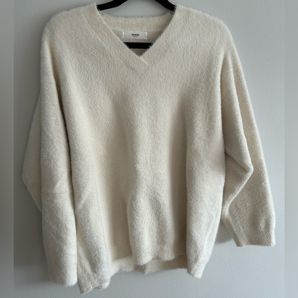Uchuu Montreal Cream Sweater. So Soft. Never Worn. Size L. Perfect condition.